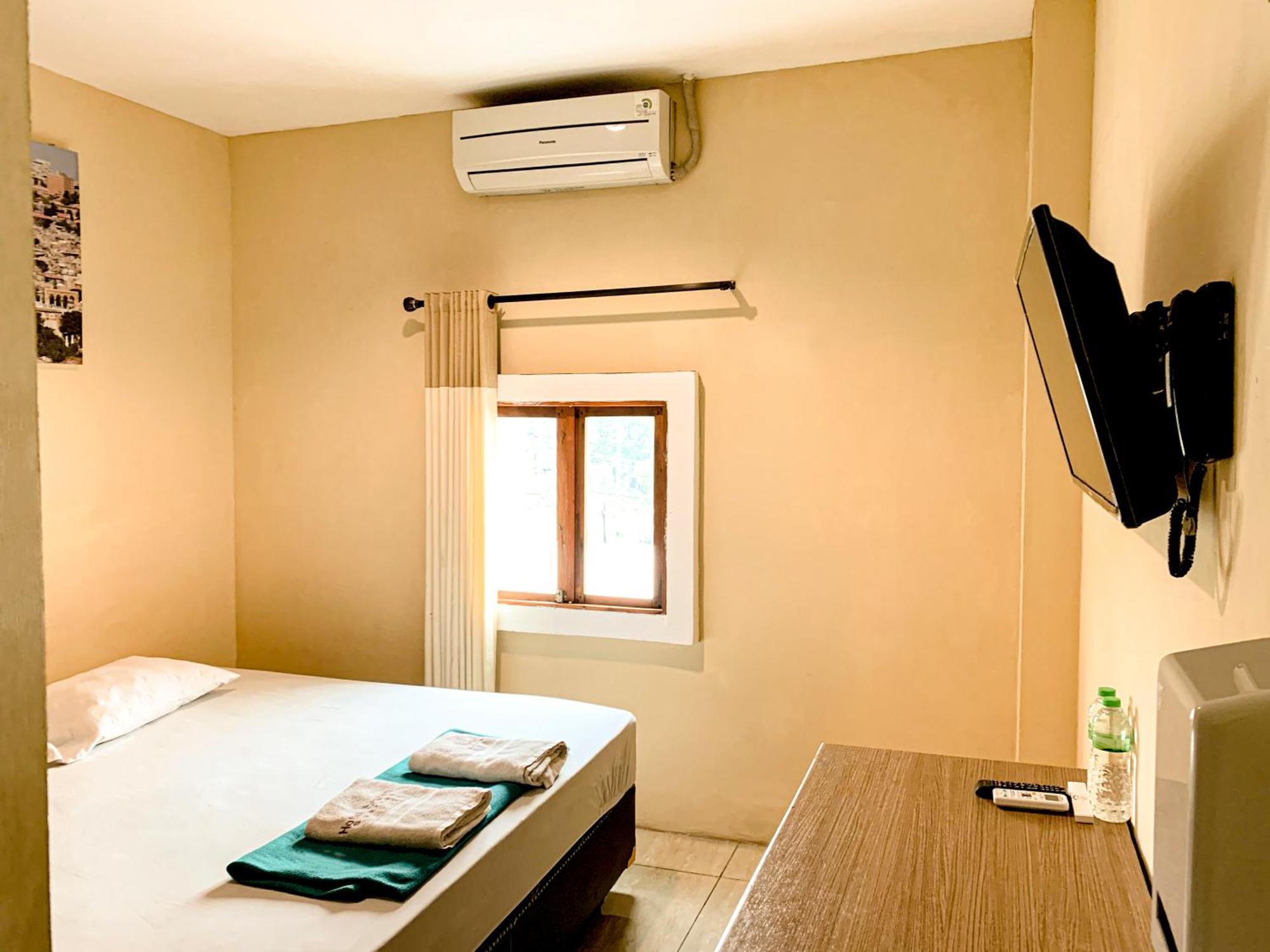 Hotel Syariah Larismanis Semarang Ngoại thất bức ảnh
