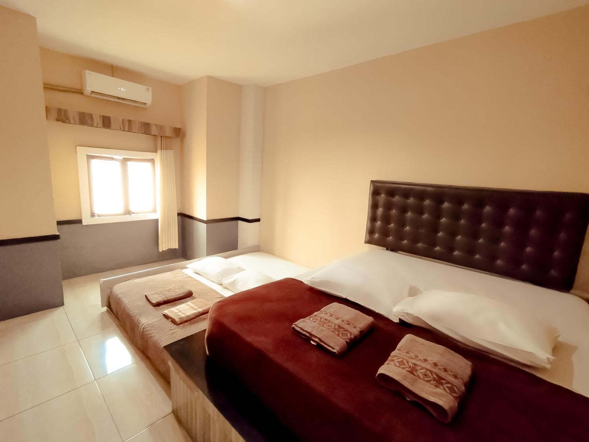 Hotel Syariah Larismanis Semarang Ngoại thất bức ảnh