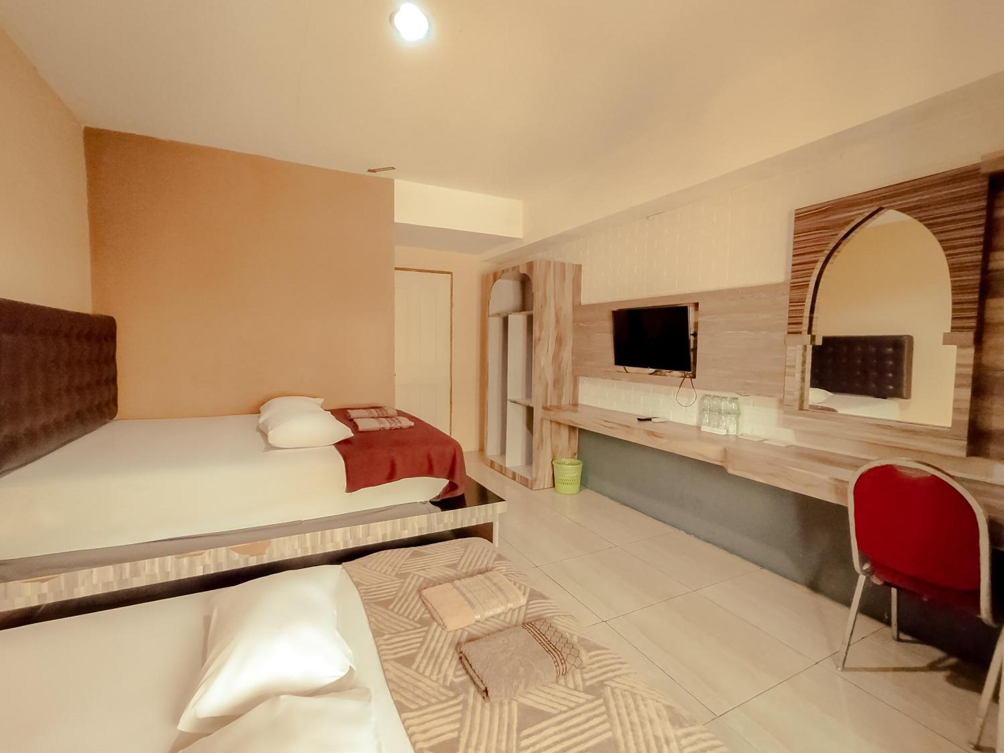 Hotel Syariah Larismanis Semarang Ngoại thất bức ảnh
